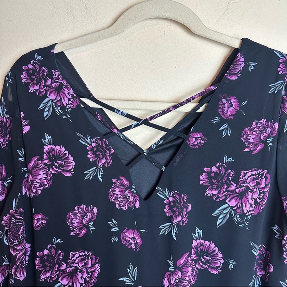 Torrid Black Pink Floral Chiffon Cage Crisscross Back Blouse Women’s Size 1X - Picture 7 of 13
